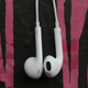 Illustration for article titled Apple EarPods Review: Better! (But Still Garbage)